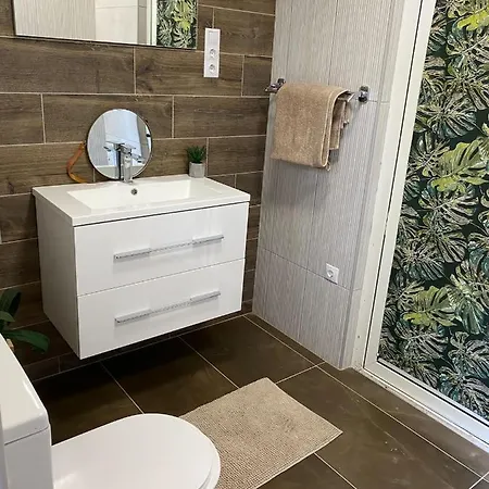 Paksi Riviéra Apartman Appartamento *